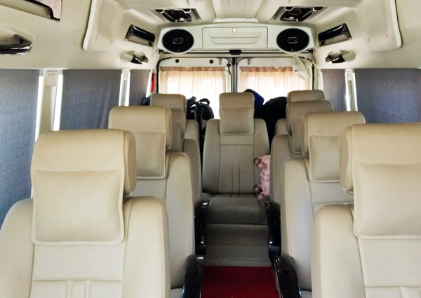 9-seater-tempo